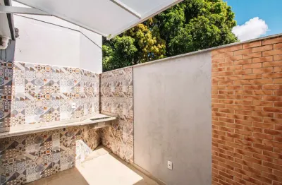 Quarto e sala com área externa, ótimo para receber os amigos para venda