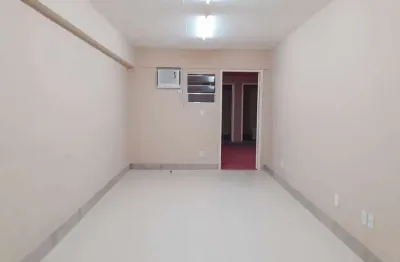 Sala comercial para alugar na Rua Chanceler Oswaldo Aranha, 314, São Mateus, Juiz de Fora