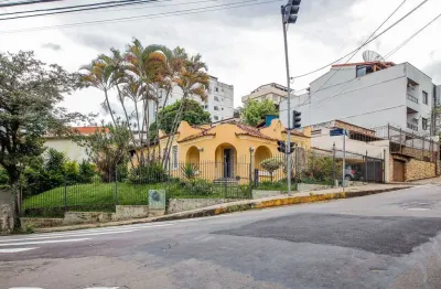 Terreno de esquina com alto potencial construtivo para venda