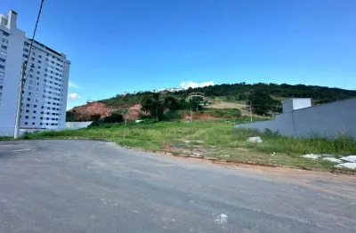 Terreno à venda na Rua C, 10, São Pedro, Juiz de Fora