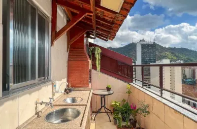 Cobertura com espaço gourmet e vista livre no centro para venda