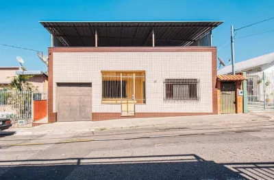 Uma casa para aproveitar o terraço e curtir os dias de sol para venda
