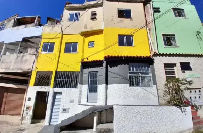 Casa com 2 quartos para alugar na Alameda Sylvio Savino, 18, São Pedro, Juiz de Fora