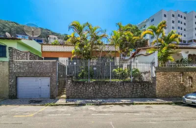 Casa com 3 quartos à venda na Rua Padre Anchieta, 158, São Mateus, Juiz de Fora