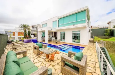 Conforto e espaço de sobra no condomínio spinaville para venda