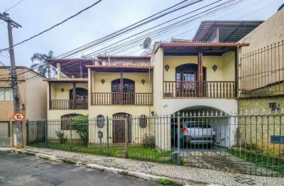 Casa com 3 quartos à venda na Travessa Hamilton Alves Monteiro, 33, Santa Cecília, Juiz de Fora