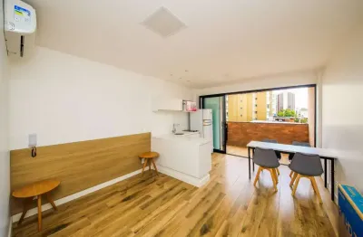 Studio com armários, eletrodomésticos e tudo pronto para venda