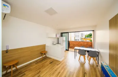 Studio mobiliado no centro e com eletrodomésticos para venda