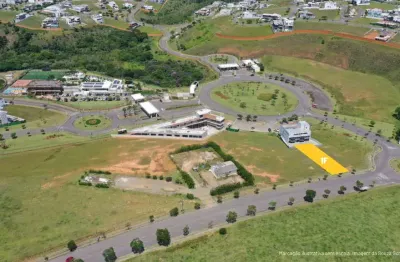 Lote plano, em uma região em expansão e com potencial para venda