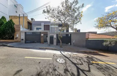 Casa duplex com quintal e espaço gourmet no aeroporto para venda
