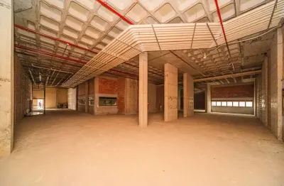 Ampla loja no granbery, com espaço para grandes ideias para venda