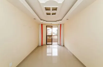 Apartamento na principal avenida da cidade com 2 quartos para venda