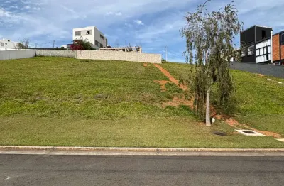 Terreno em aclive próximo à portaria no alphaville para venda