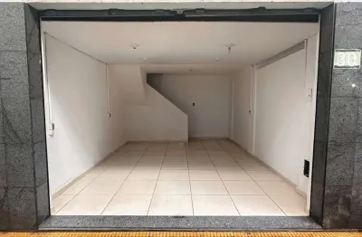 Loja com sobreloja na galeria bellini, no centro para venda e locação