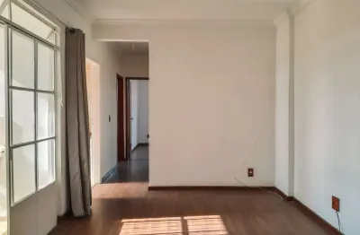 Apartamento com varanda e vaga no mariano procópio para locação