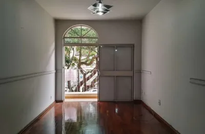 Apartamento com varanda e 3 quartos na pracinha do são mateus para locação