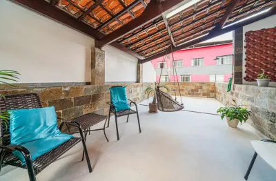 Casa com 3 quartos à venda na Rua Olegário Maciel, 1178, Paineiras, Juiz de Fora