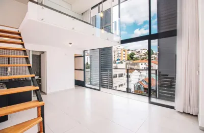 Com um conceito aberto e livre, o loft traz praticidade e comodidade para locação