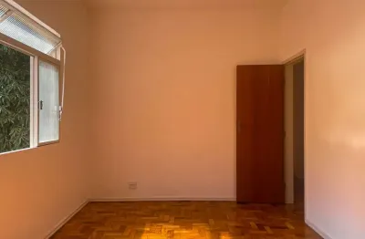 Apartamento reformado próximo à igreja de são mateus para locação