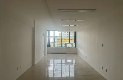 Sala comercial para alugar na Rua Espírito Santo, 1115, Centro, Juiz de Fora