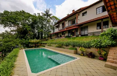 Casa com 5 quartos à venda na Rua da Neblina, 215, Novo Horizonte, Juiz de Fora