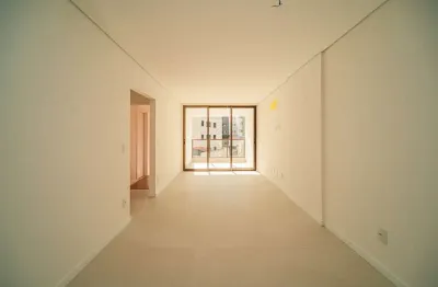 Apartamento de 2 quartos com varanda, vaga e lazer para venda