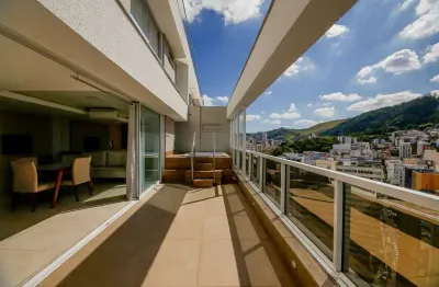 Cobertura duplex com spa e vista livre para a cidade para venda