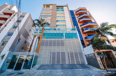 Cobertura com 3 quartos, vista livre e 2 vagas no santa helena para venda