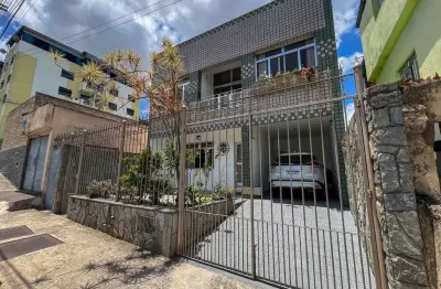 Casa com 3 quartos à venda na Rua Professor Inácio Werneck, 95, São Mateus, Juiz de Fora