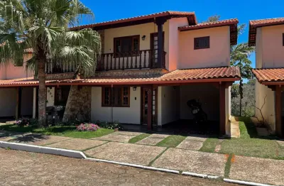 Casa em condomínio fechado, charmoso e tranquilo para locação