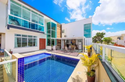 Ampla e moderna, com lazer e aconchego para a família para venda