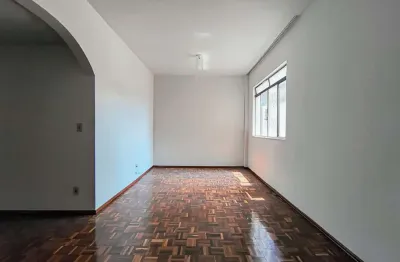Apartamento com 3 quartos para alugar na Rua Vinte e Um de Abril, 117, São Mateus, Juiz de Fora