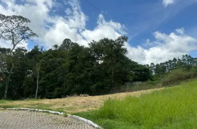 Lote com tranquilidade e privacidade para seu novo lar para venda