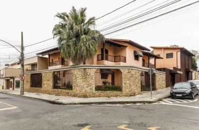 Casa clássica com 5 quartos em esquina no são mateus para venda