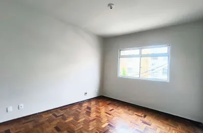 Apartamento de 2 quartos em rua plana no Cascatinha para venda