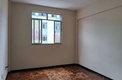 Apartamento com 3 quartos para alugar na Rua Evaristo de Sá Alves, 60, Morro da Glória, Juiz de Fora