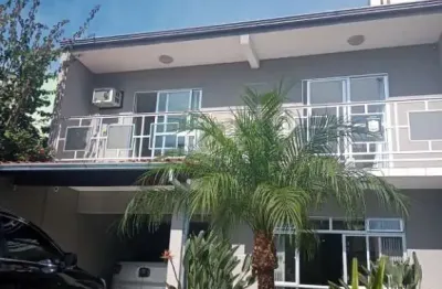 Casa com 4 quartos à venda no centro, são josé dos pinhais  por r$ 990.000