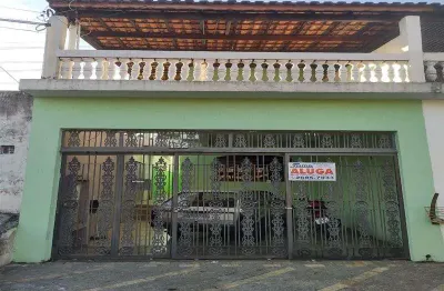Casa com 3 quartos para alugar na Rua São Tibúrcio, Jardim Três Marias, São Paulo