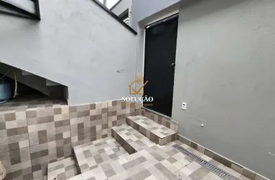 Casa com 2 quartos para alugar na Rua Dolomites, 32, Jardim Fernandes, São Paulo