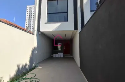 Casa à venda na Vila Carrão, São Paulo-SP: 4 quartos, 4 suítes, 2 salas, 5 banheiros, 2 vagas de garagem, 150m².