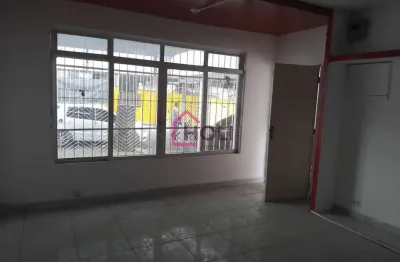 Imóvel de alto padrão no Tatuapé: casa com 4 quartos, 1 suíte, 2 salas, 3 banheiros, 6 vagas de garagem e 240m². Venda ou locação em São Paulo-SP.