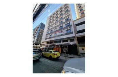 Oportunidade no centro! kitnet para locação na rua santo antonio