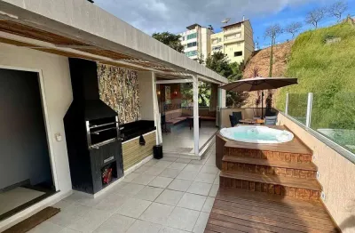 Cobertura duplex no coração do granbery! 133 m² com hidro, sauna e churrasqueira, oferecendo muito lazer e conforto pertinho do centro da cidade.