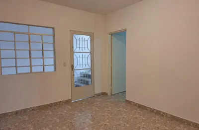 Casa com 1 quarto para alugar na Vila Dalva, São Paulo 