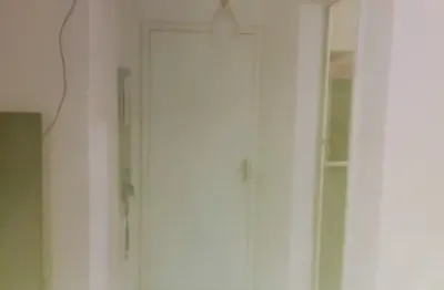 Excelente apartamento , super arejado , andar alto com vista lateral nada a fazer , entrar e morar .