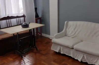Apartamento frente com varandão , 2 quartos com suite e vaga de garagem na escritura !