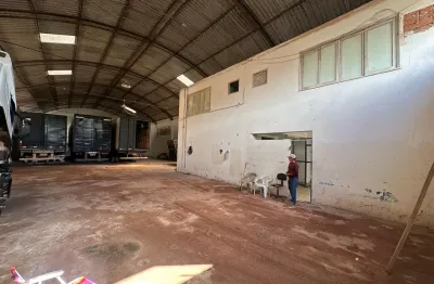 Galpão de 1.000m2 próximo da rodovia arthur bernardes - com0090wg