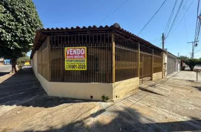 Casa 3 quartos 2 baneiros - conjunto castelo branco - goiânia go