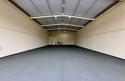 Barracão / Galpão / Depósito com 1 sala para alugar na Avenida Moinho dos Ventos, 34, Moinho dos Ventos, Goiânia