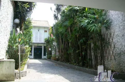 Casa com 14 quartos à venda no Centro, Carapicuíba 